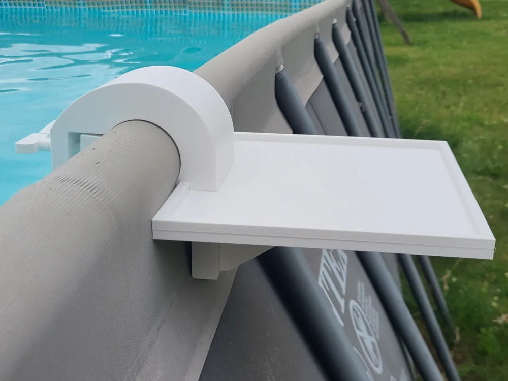 PoolSide clip tray holding drinks – poolside organiser by 3DESIGN